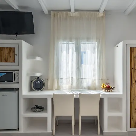 Niki-savvas & 4* Поллония