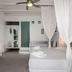 Niki-savvas & 4*