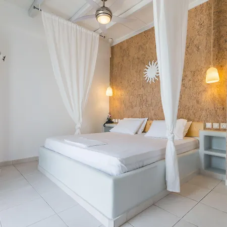 Niki-savvas & Pollonia