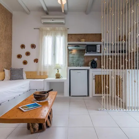 Niki-savvas & 4* Pollonia