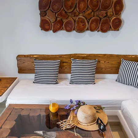 Niki-savvas & Hotel Pollonia