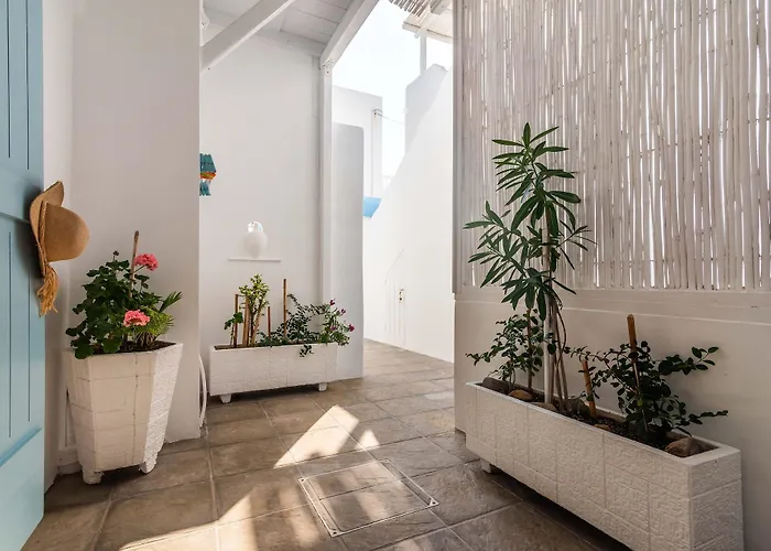 Niki-savvas & ホテル ポロニア