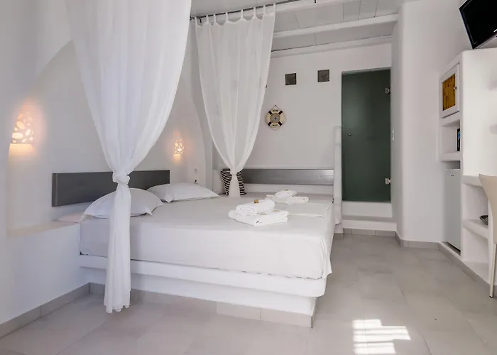 ホテル Niki-savvas & 4*