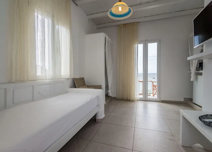 ホテル Niki-savvas & 4*