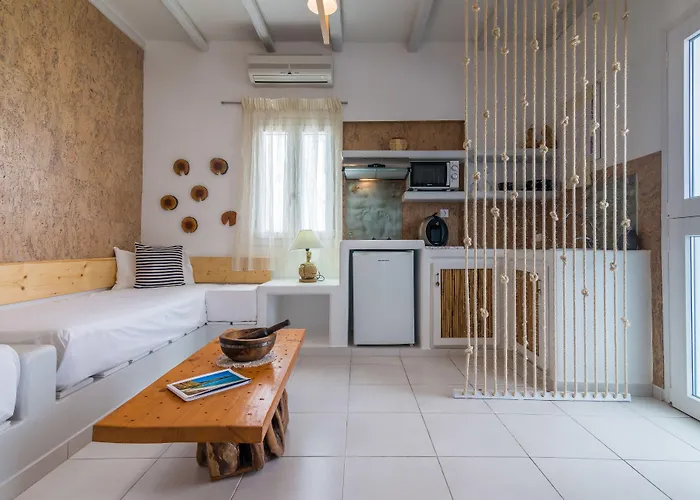 Niki-savvas & 4* ポロニア